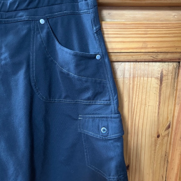 Kuhl Mova Women's Dark Gray Cargo Skort Size Medium - Picture 12 of 12